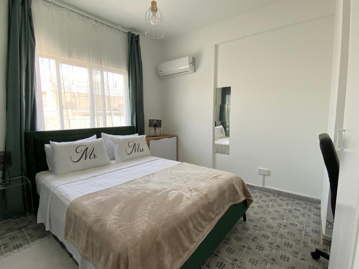 Simple One Bedroom Flat In Engomi Kültér fotó
