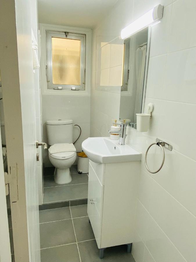 Simple One Bedroom Flat In Engomi Kültér fotó