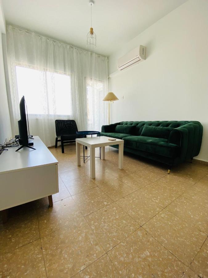 Simple One Bedroom Flat In Engomi Kültér fotó